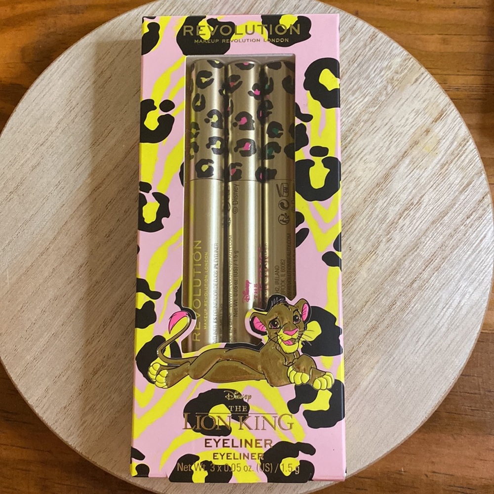 Three Best Friends Revolution/Disney’s Lion King Eyeliner Set